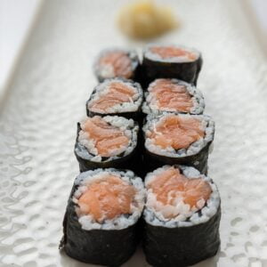 Salmon maki